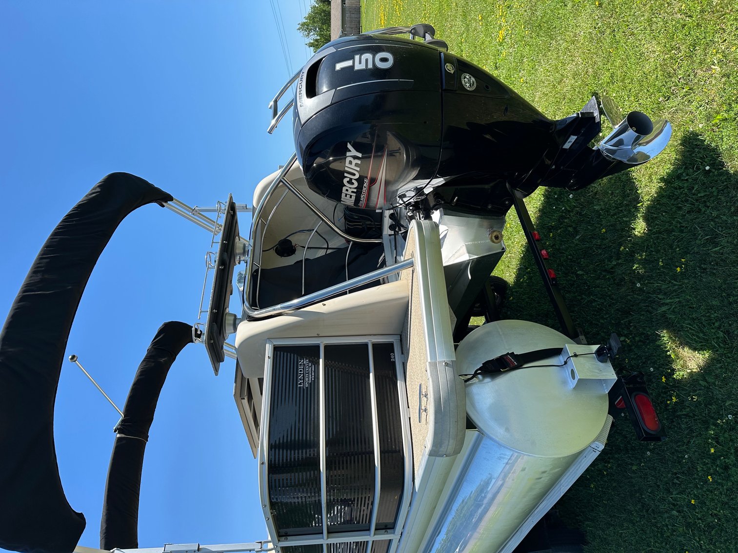 2016 Aquapatio By Godfrey 26' Pontoon & Trailer