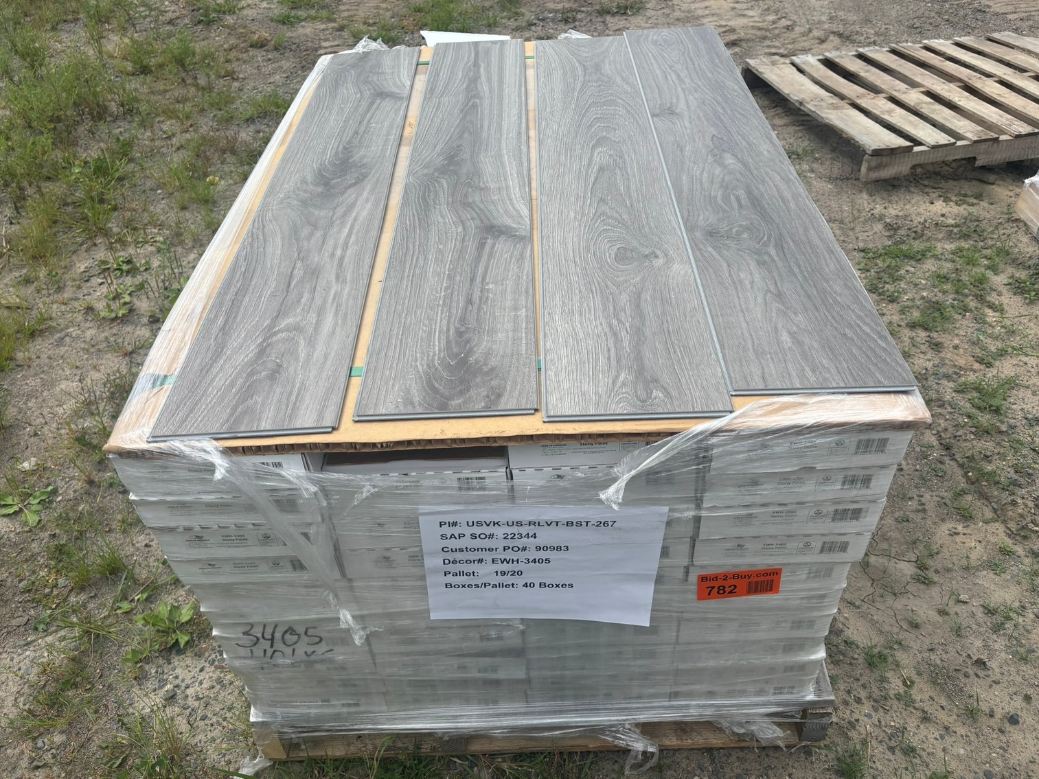 Waterproof Luxury Vinyl Click Plank Flooring (146248)