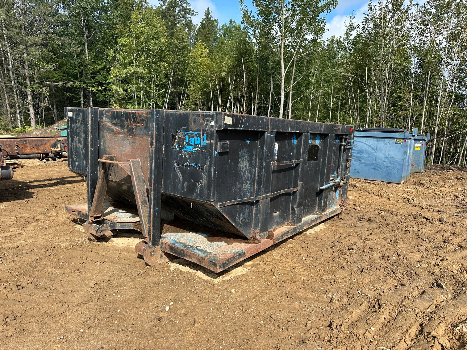 Recycling Trucks & Equipment Surplus to Ongoing Operations (146993)