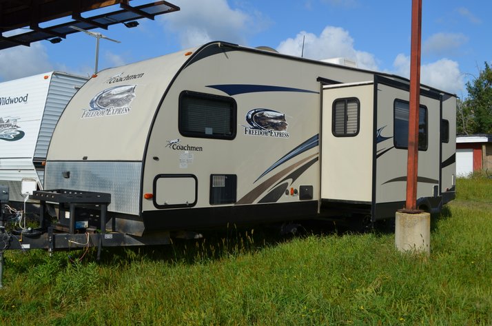 Image for (19) Campers: Motorhome, Travel Trailers, 5th Wheels (147776)