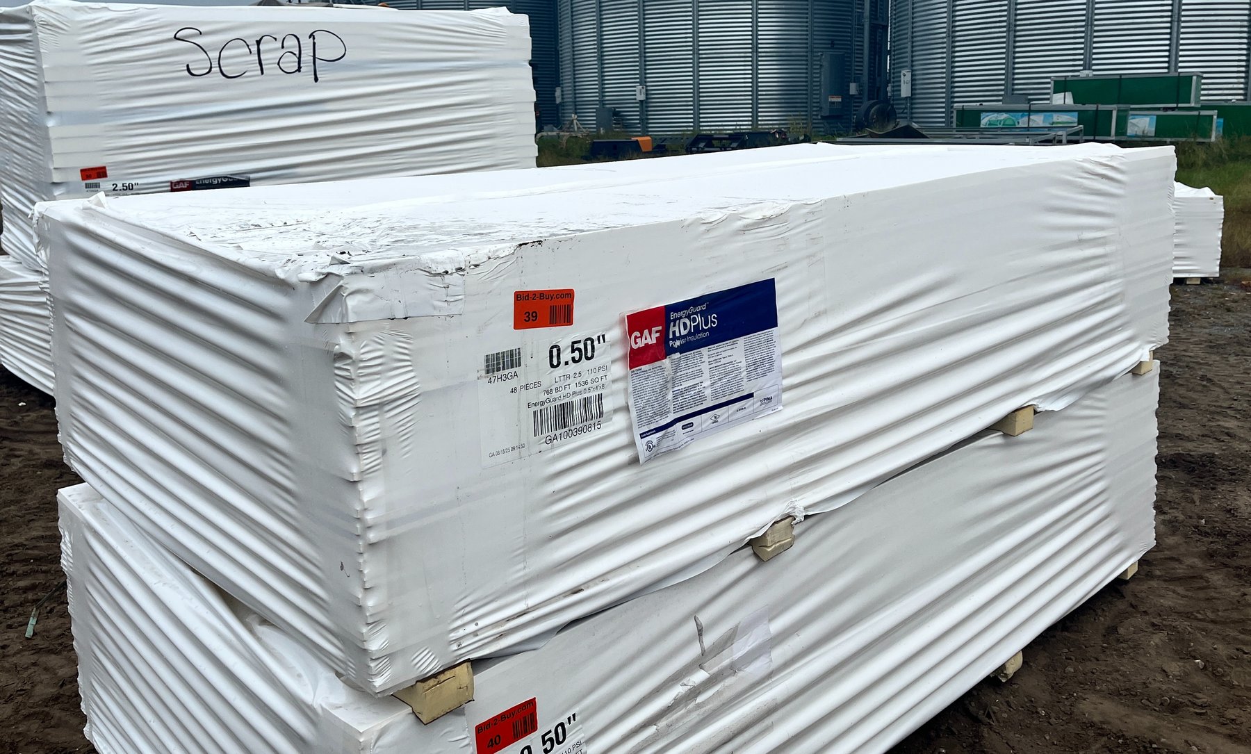 GAF EnergyGuard Polyiso Insulation & 16' Deckorators Slotted Composite Deck Boards (148183)