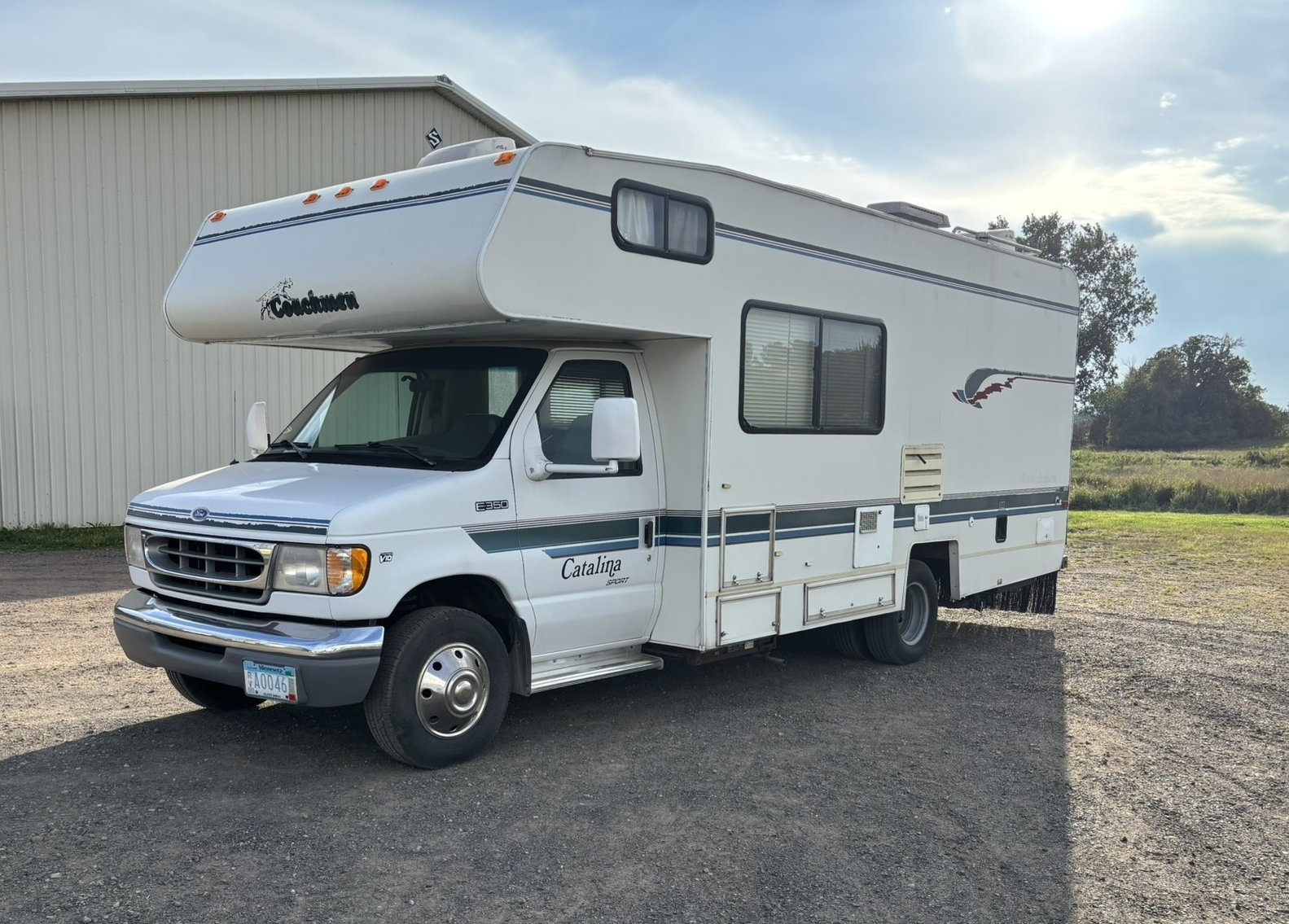 Multi-Location Camper Auction: Coachman Motorhome, (2) Pop Up Campers, Travel Trailers, 5th Wheels (149649)