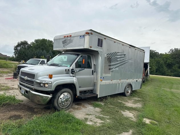 Image for 2004 Chevrolet 4500 Van Body With Spray Foam Unit (150322)