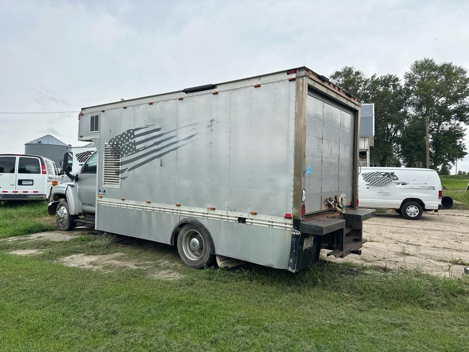 2004 Chevrolet 4500 Van Body With Spray Foam Unit (150322)