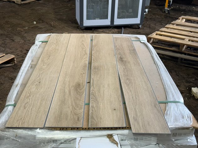 Image for Waterproof Luxury Vinyl Click Plank Flooring (150994)