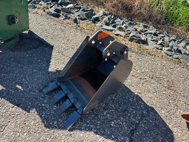 Image for Farm & Recreation Auction: Tractors, Implements, Starcraft Boat & Lumber (151735)