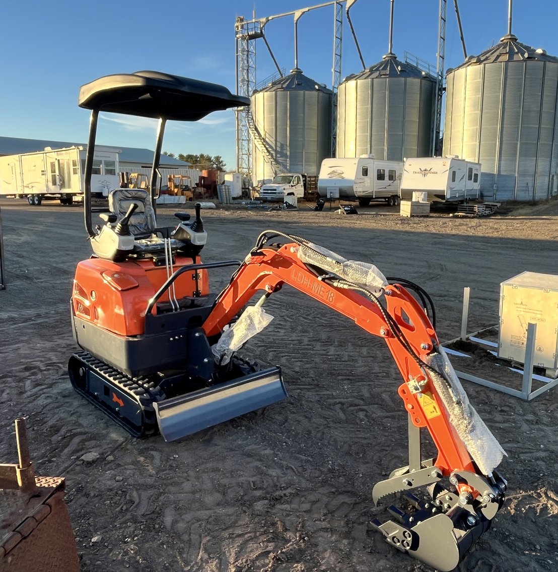 Brand New Equipment & Attachments: Mini Attachments (151457)