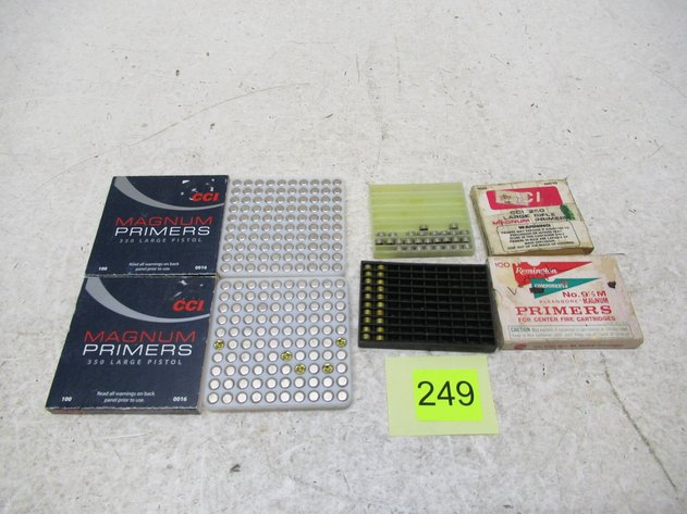 Image for Magnum Rifle & Pistol Primers