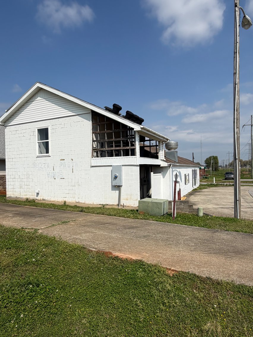 Image for Online Auction!  Former Restaurant Building & 0.60 Acre+/- in Muscle Shoals, Alabama!