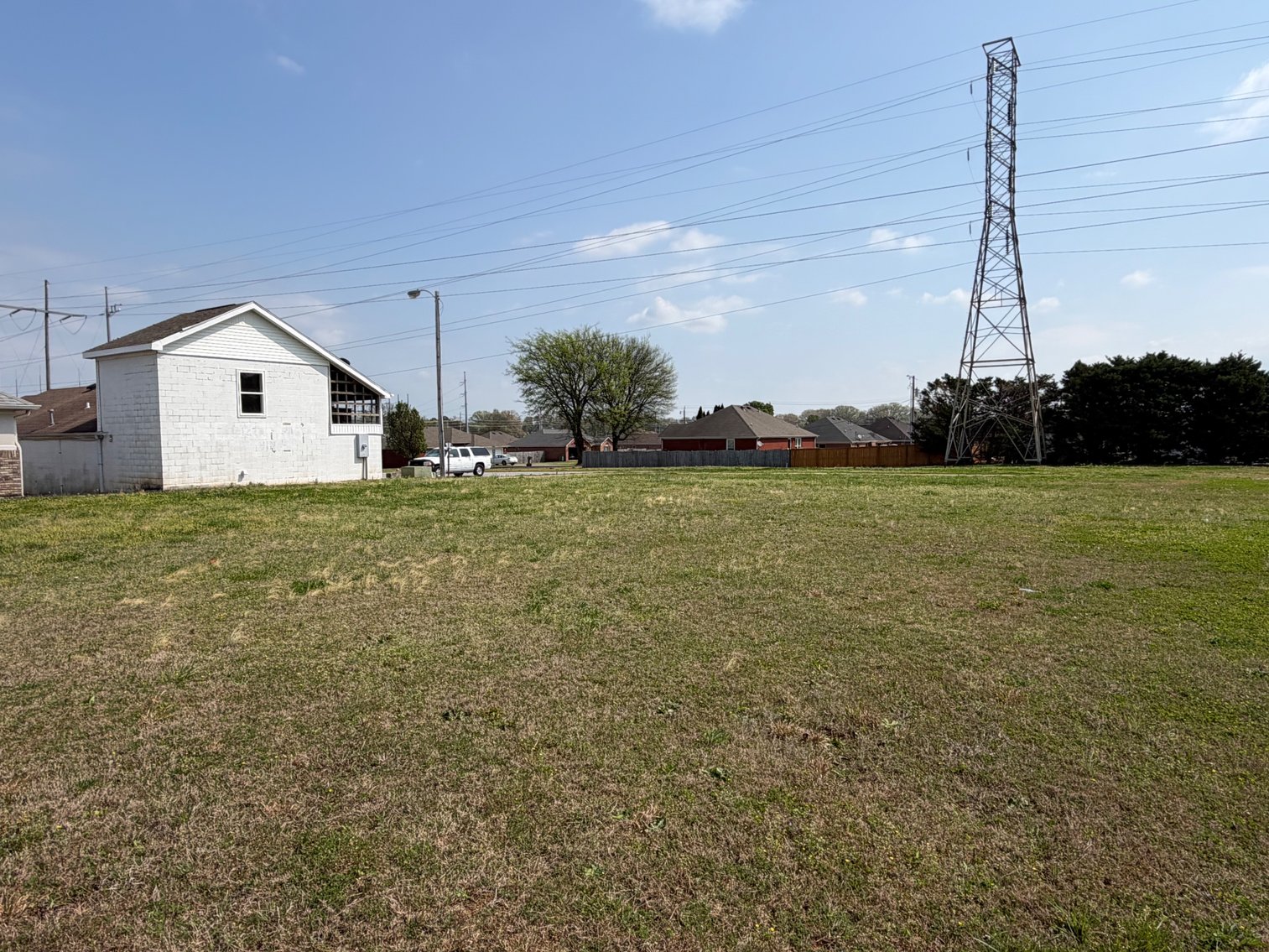 Image for Online Auction!  Former Restaurant Building & 0.60 Acre+/- in Muscle Shoals, Alabama!