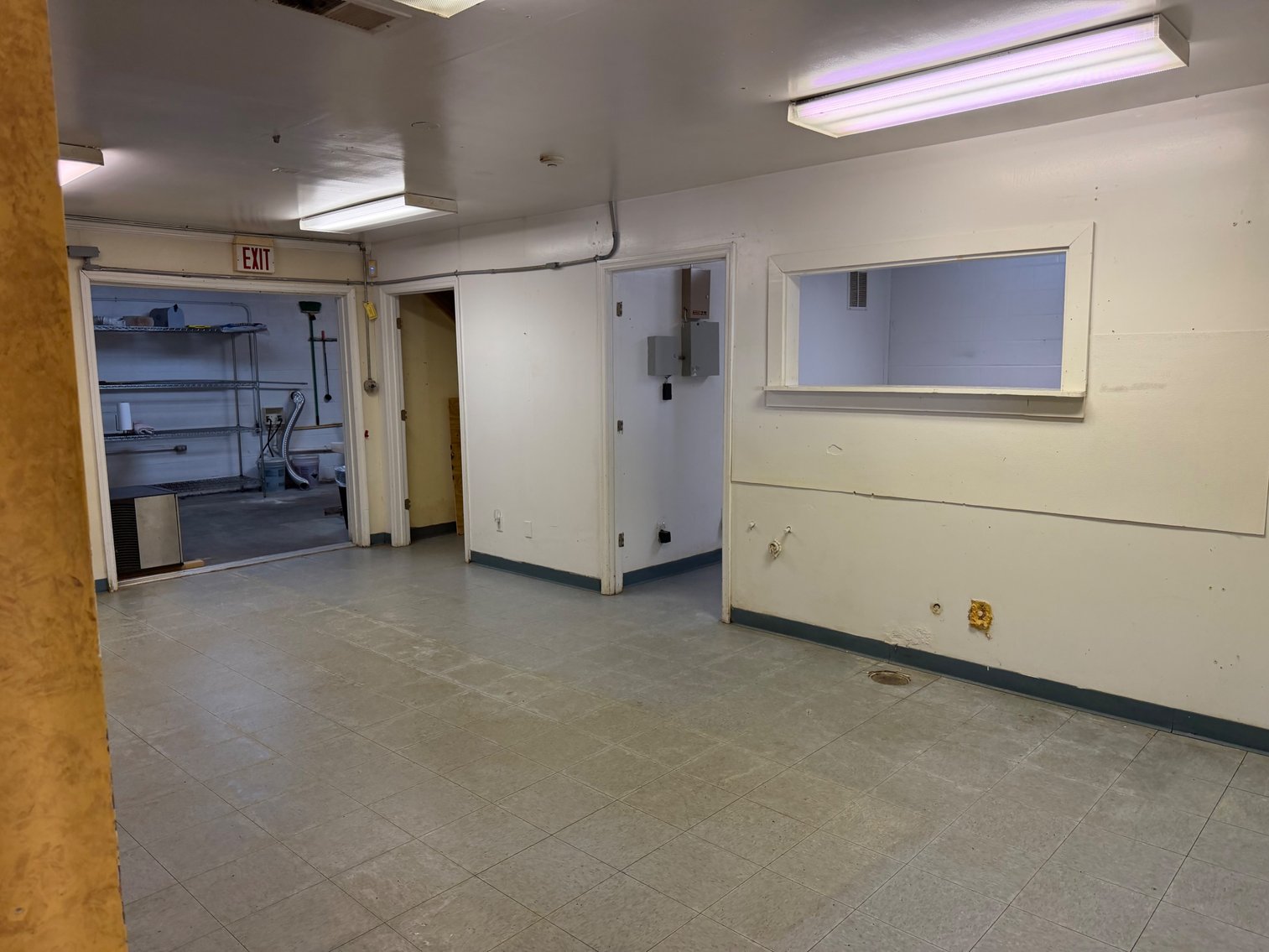 Image for Online Auction!  Former Restaurant Building & 0.60 Acre+/- in Muscle Shoals, Alabama!