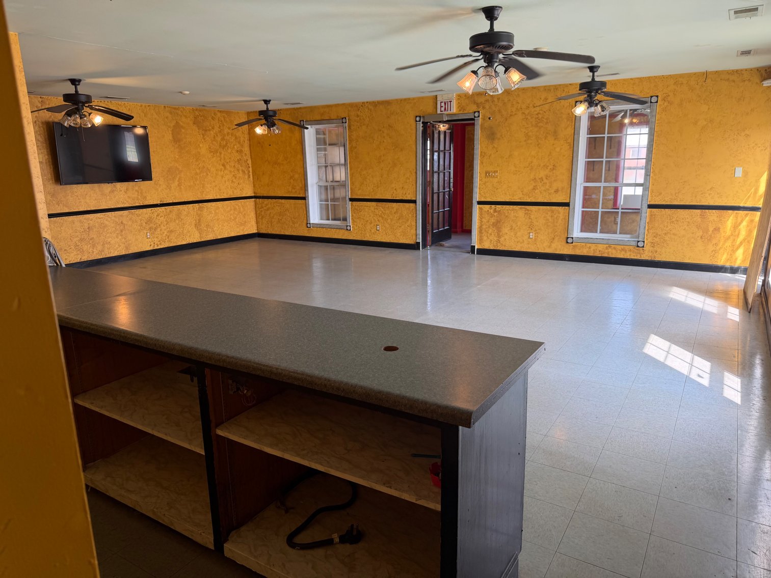 Image for Online Auction!  Former Restaurant Building & 0.60 Acre+/- in Muscle Shoals, Alabama!