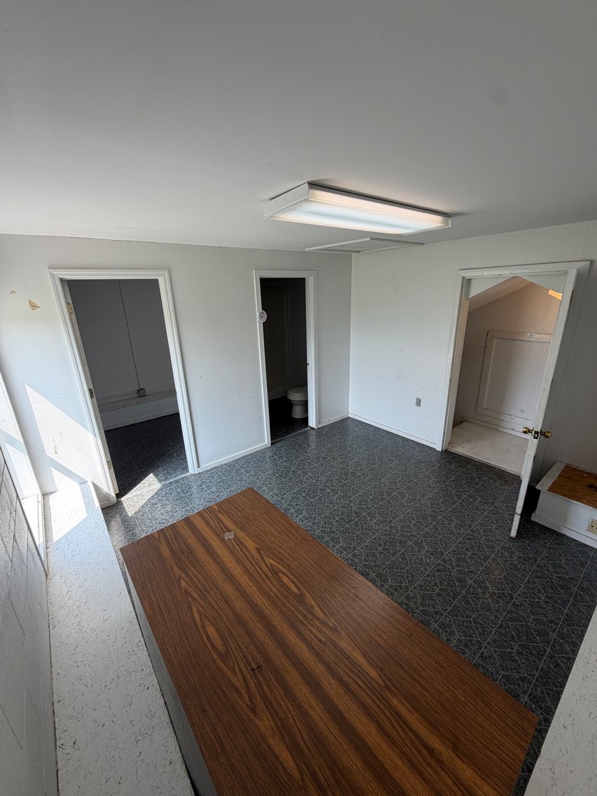 Image for Online Auction!  Former Restaurant Building & 0.60 Acre+/- in Muscle Shoals, Alabama!