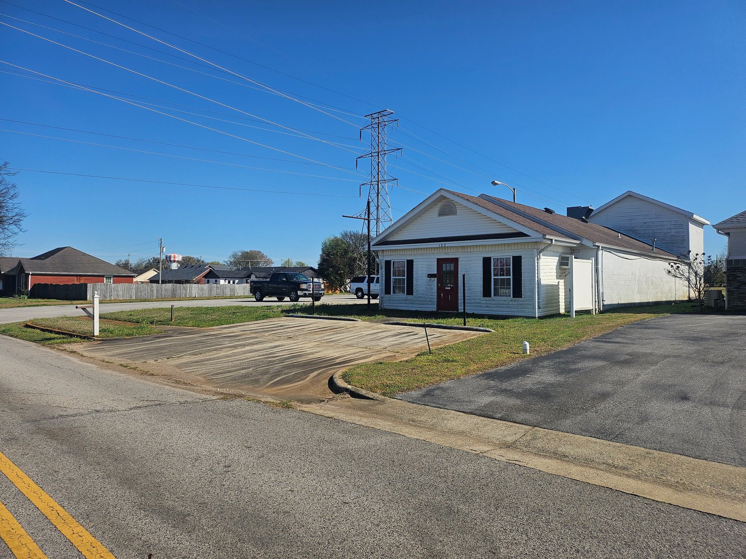 Image for Online Auction!  Former Restaurant Building & 0.60 Acre+/- in Muscle Shoals, Alabama!