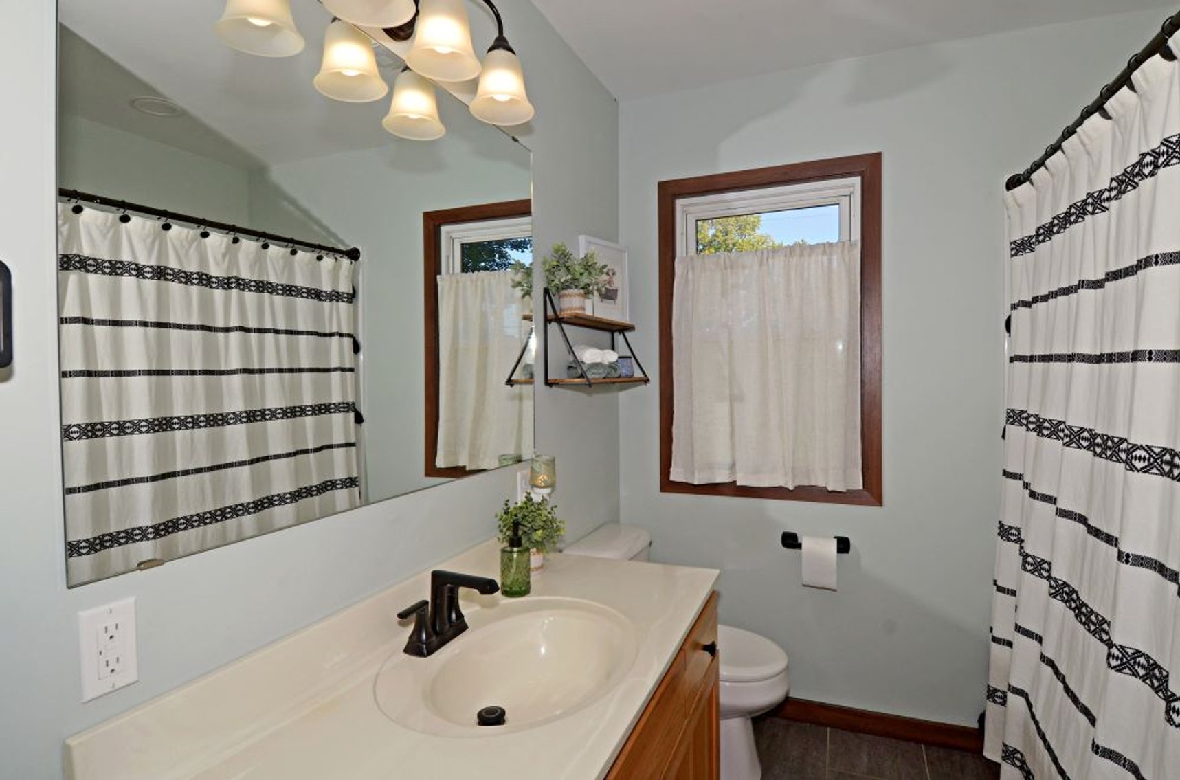 Image for 4 Bedroom Cape Cod on Jeffersons Northeast Side