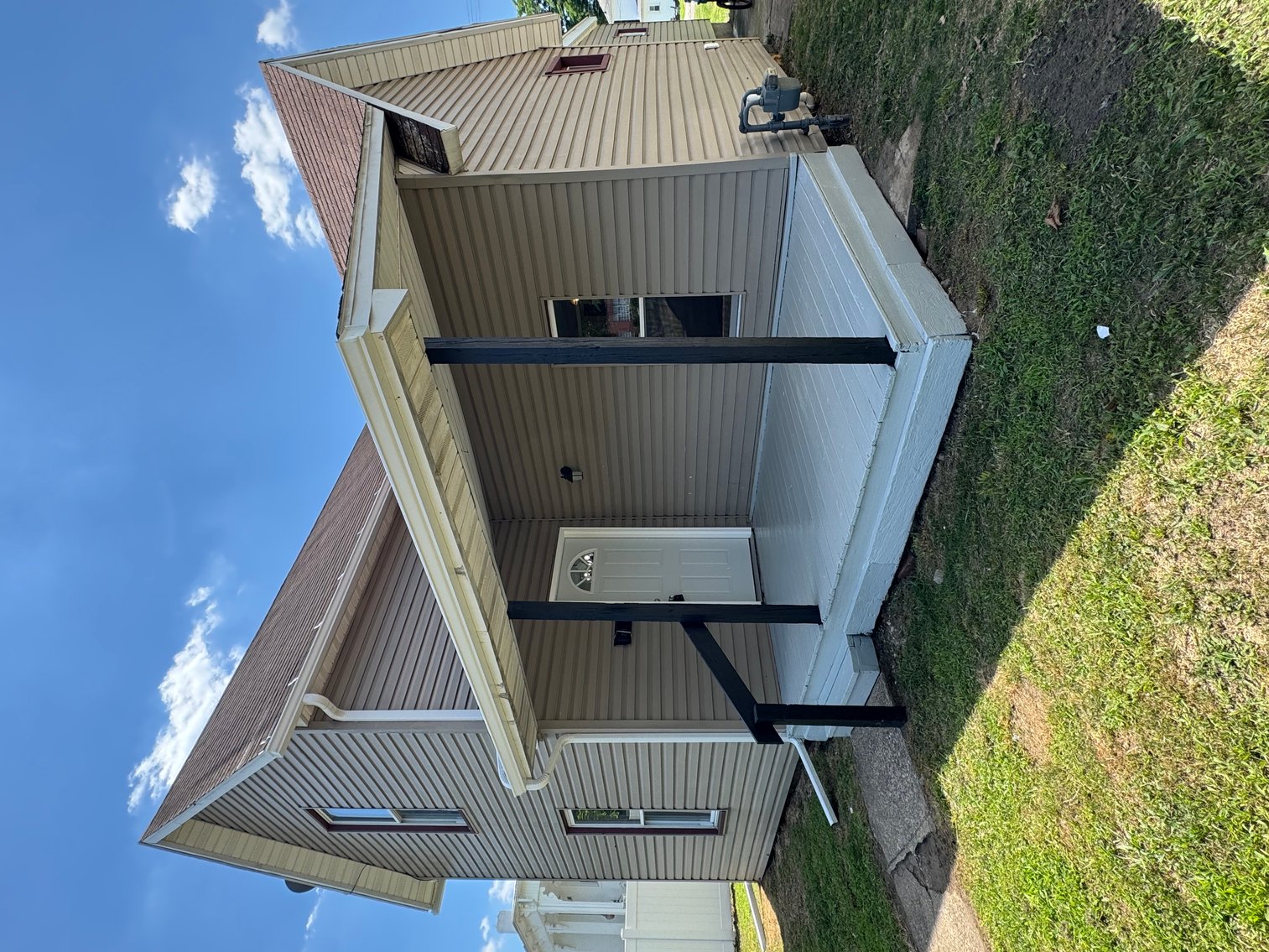 Image for 3-bed, 1-bath home on S 6th St,