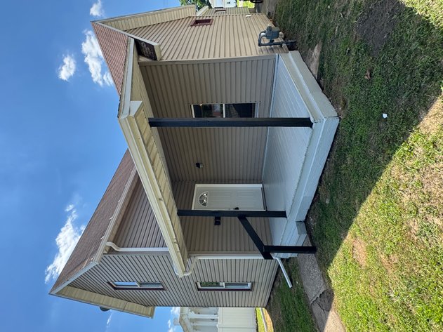 3-bed, 1-bath home on S 6th St,