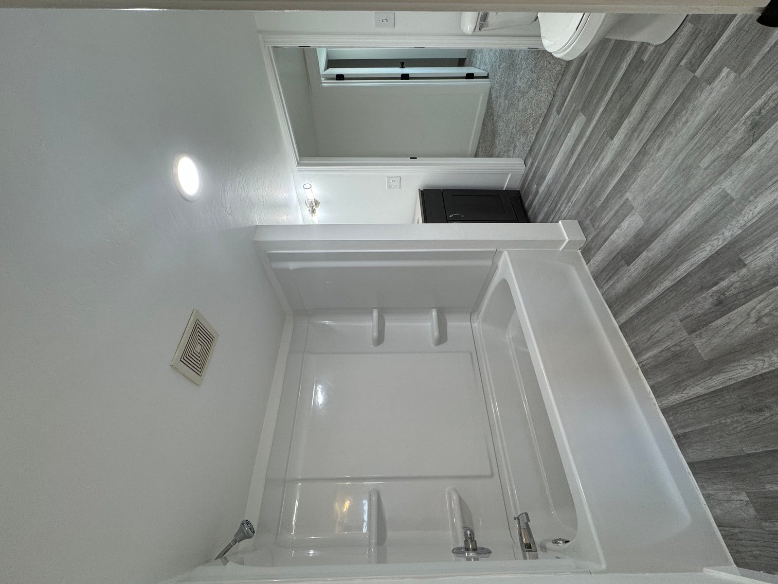 Image for 3-bed, 1-bath home on S 6th St,