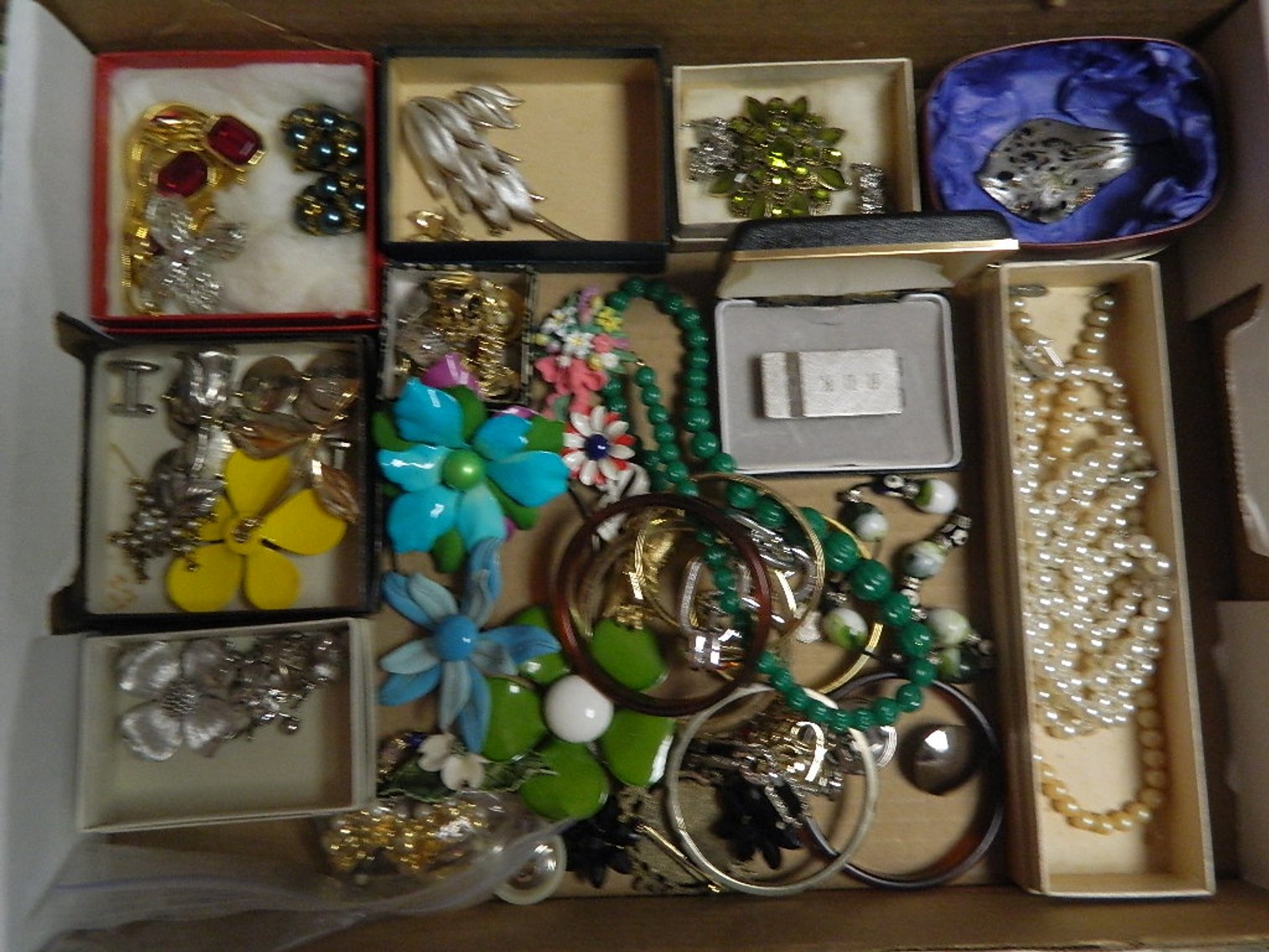 Image for PUBLIC ESTATE AUCTION (LIVING/MOVING)