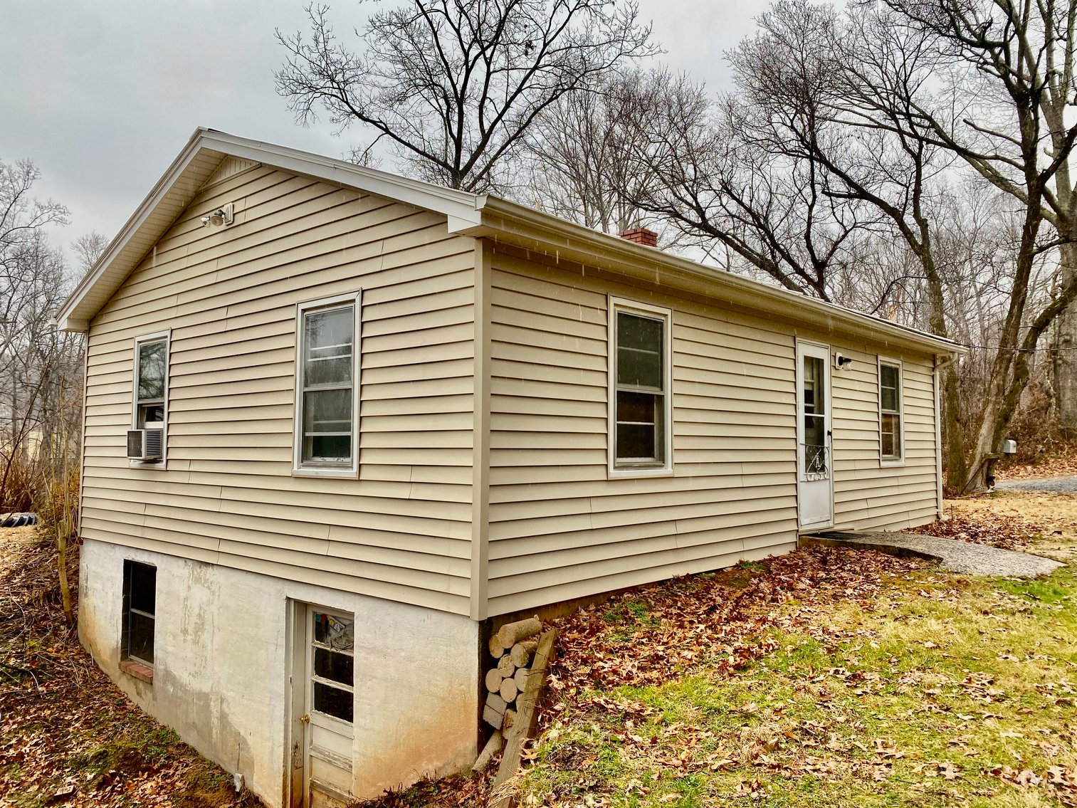 Image for 2 BR/1 BA Home w/Basement & Outbuilding on 1.13 +/- Acres in Madison County, VA--ONLINE ONLY BIDDING!!