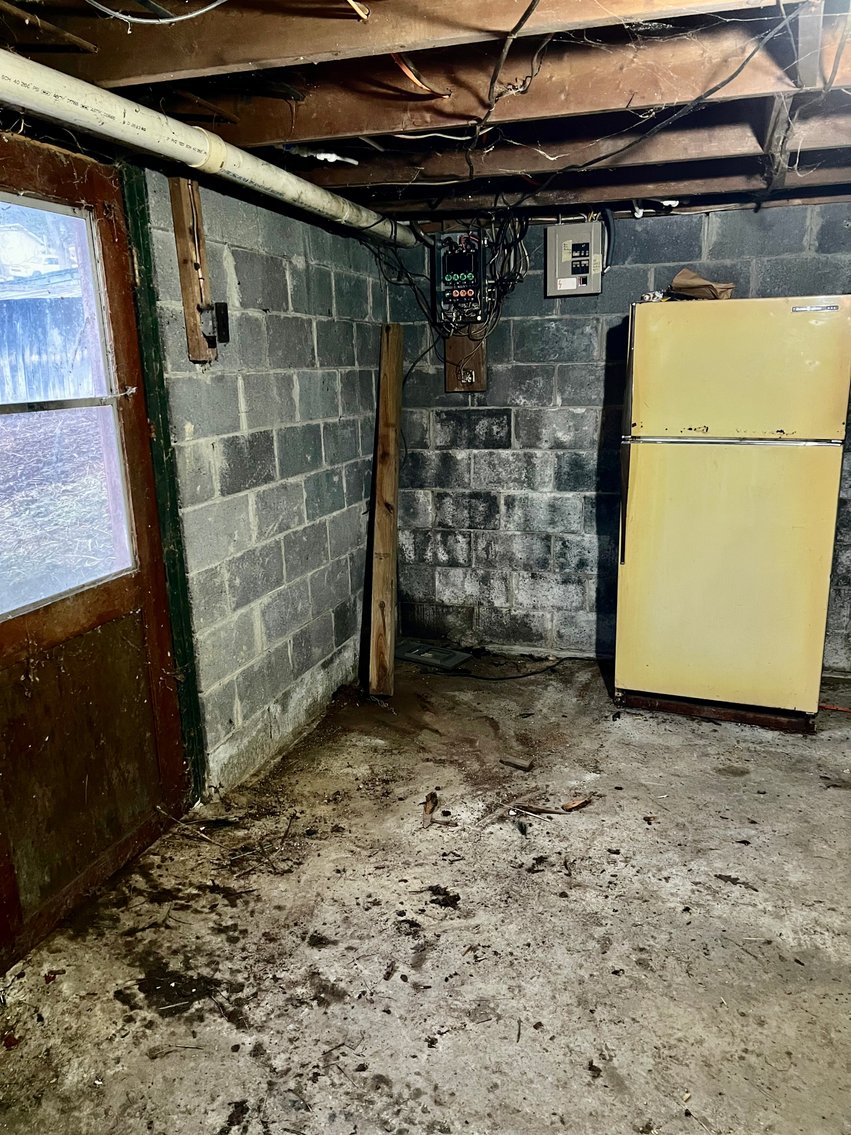 Image for 3 BR/1.5 BA Home w/Basement on .50 +/- Acres in Bland, VA--SELLING to the HIGHEST BIDDER via ONLINE ONLY BIDDING!!