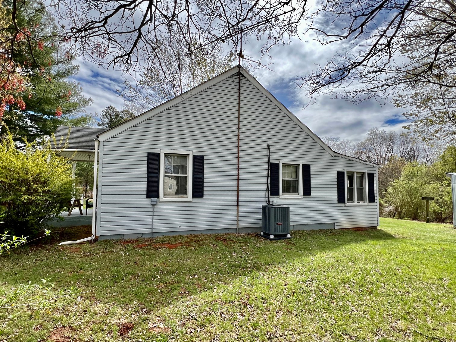 Image for 2 BR/1 BA Home on 2 +/- Acres w/Scenic Mountain Views in Culpeper County, VA--SELLING to the HIGHEST BIDDER!!
