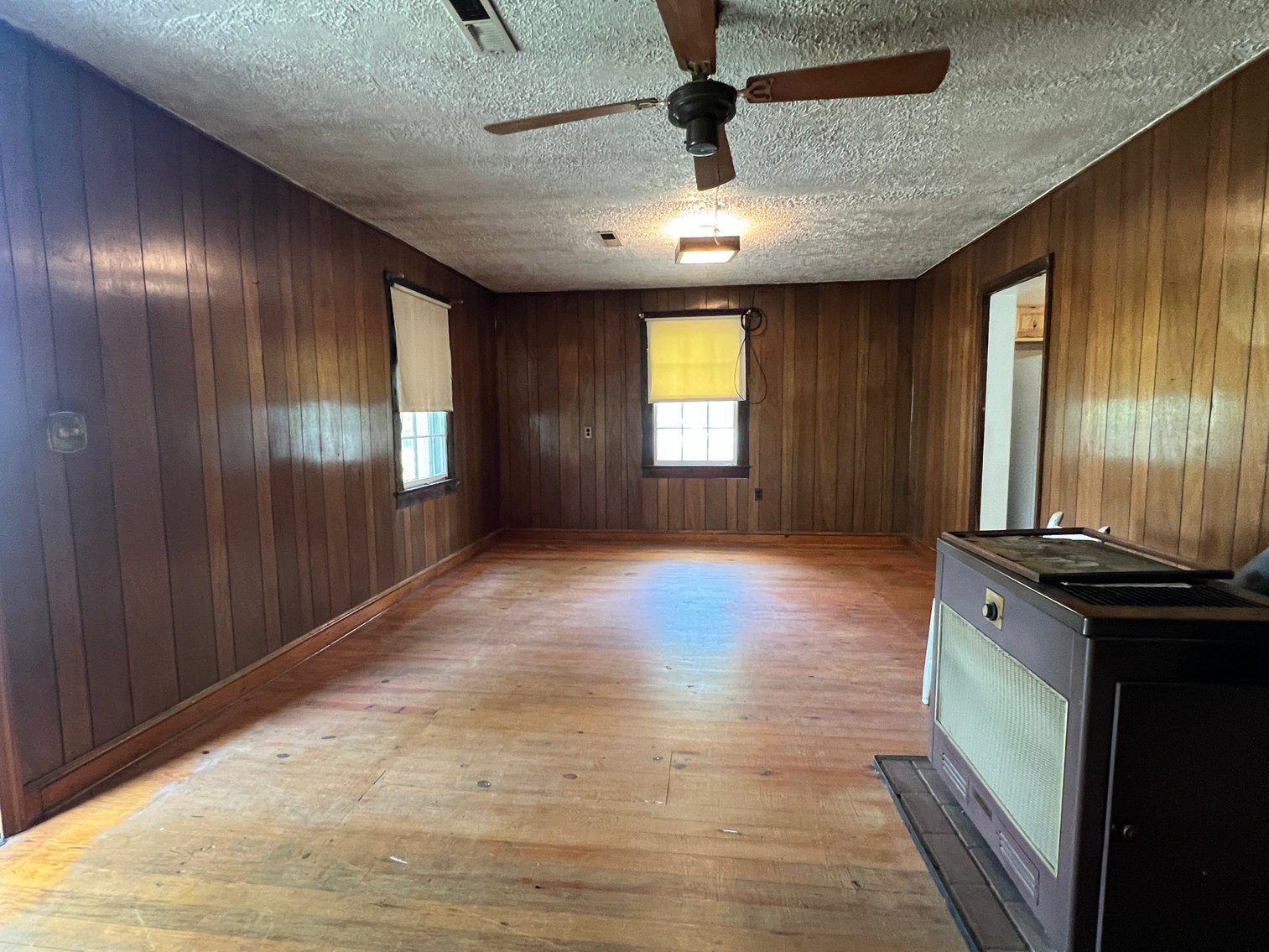 Image for 2 BR/1 BA Home on 2 +/- Acres w/Scenic Mountain Views in Culpeper County, VA--SELLING to the HIGHEST BIDDER!!