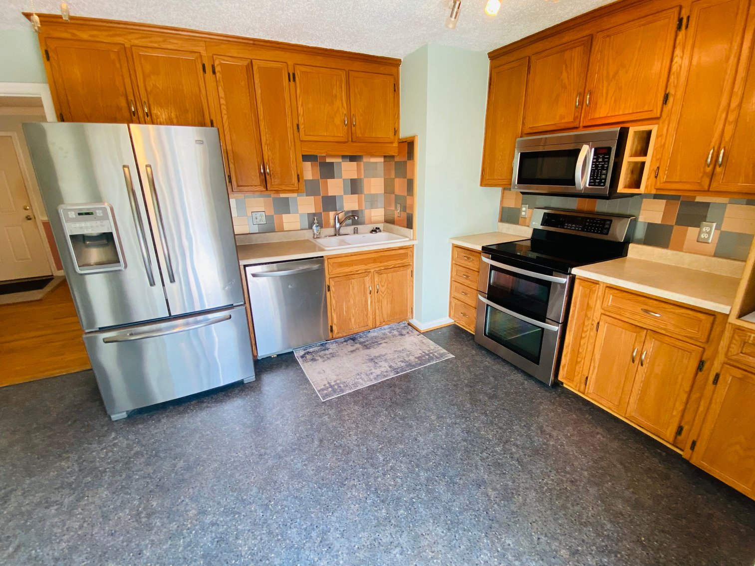 Image for 2 BR/2 BA Home in Oak View Neighborhood of Leesburg, VA--SELLING to the HIGHEST BIDDER!!