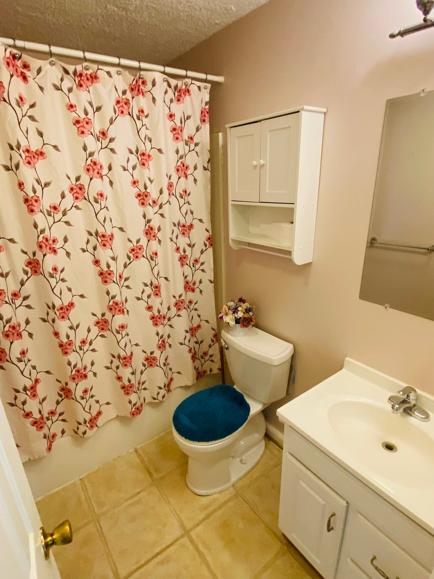 Image for 2 BR/2 BA Home in Oak View Neighborhood of Leesburg, VA--SELLING to the HIGHEST BIDDER!!