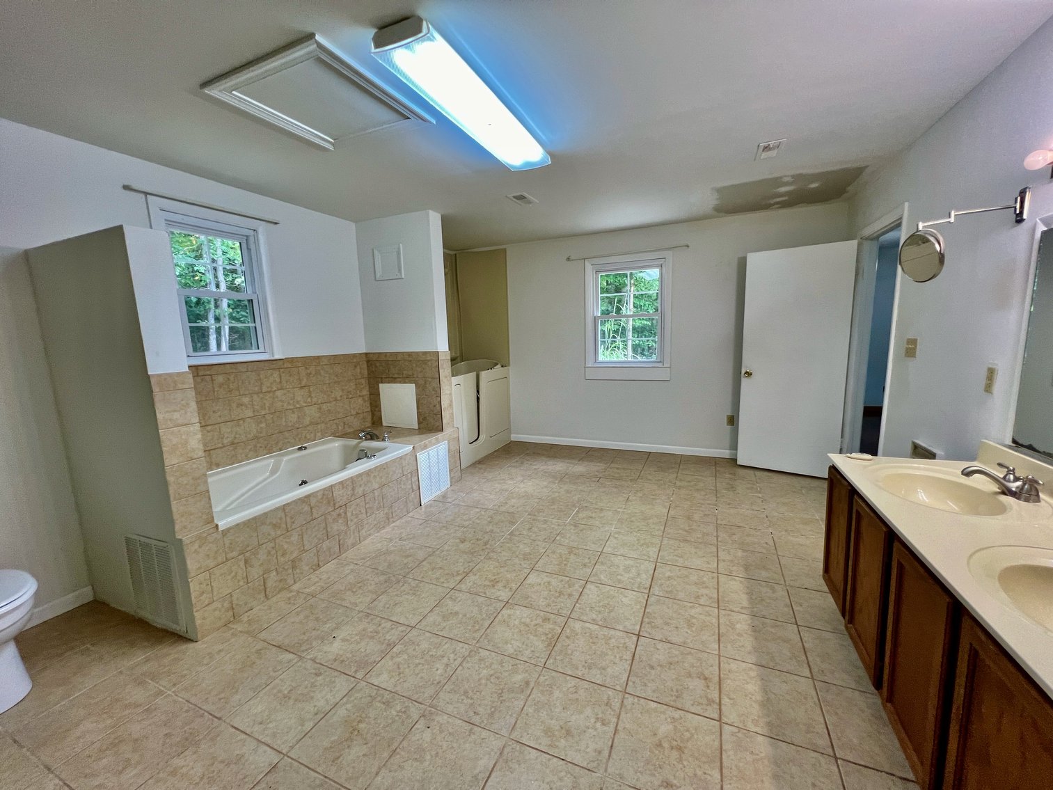 Image for 3 BR/2 BA Single Level Home on 2.3 +/- Acres Located Minutes From Charlottesville, VA--SELLING to the HIGHEST BIDDER!!