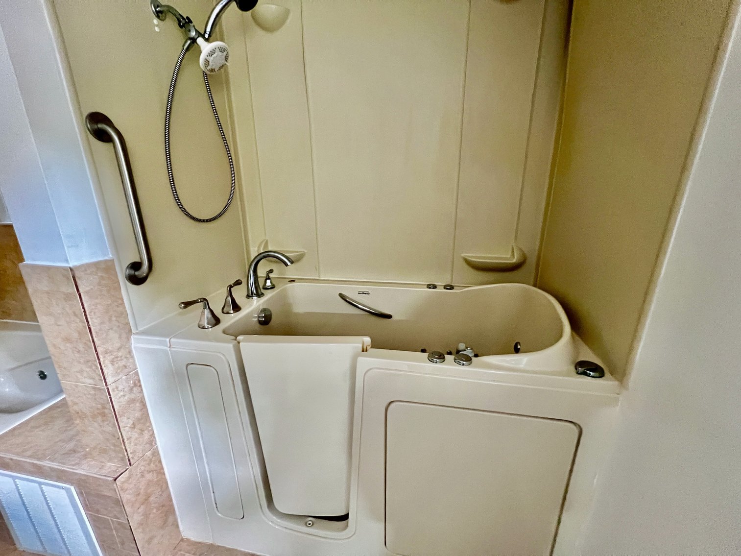 Image for 3 BR/2 BA Single Level Home on 2.3 +/- Acres Located Minutes From Charlottesville, VA--SELLING to the HIGHEST BIDDER!!