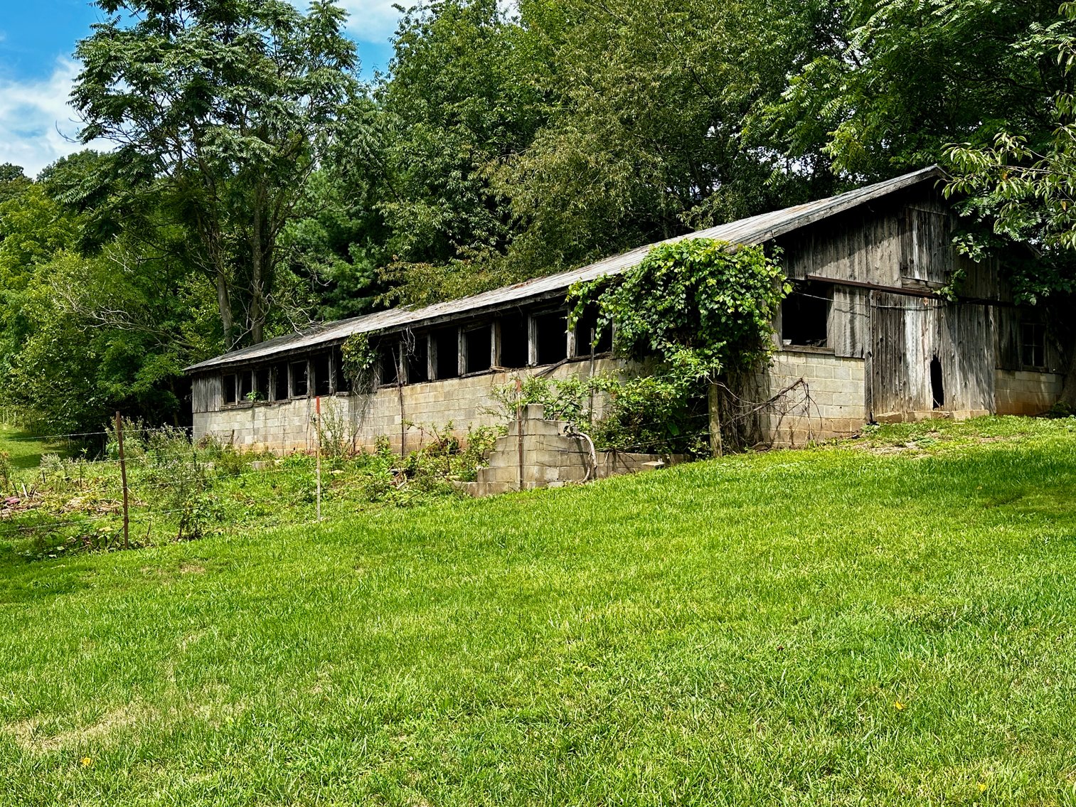 Image for 39.25 +/- Acres w/3 BR Farm House, 2 Poultry Houses, Loafing Shed & Litter Storage Shed--Rockingham County, VA