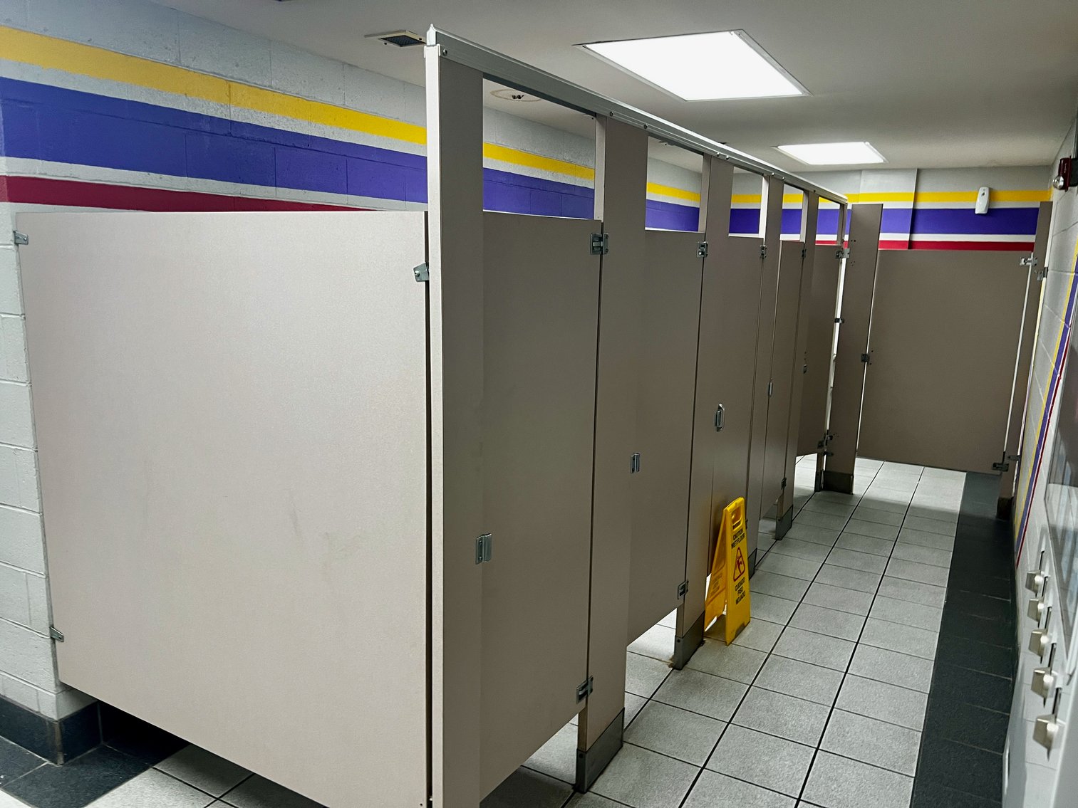 Image for Parcels 1 & 2 Combination -- COMMERCIAL REAL ESTATE: 7.5 +/- Acres w/28,000 +/- sf. Building, 224 Parking Spaces & 900' +/- of I-95 Frontage in Fredericksburg, VA!! ONLINE ONLY BIDDING!!