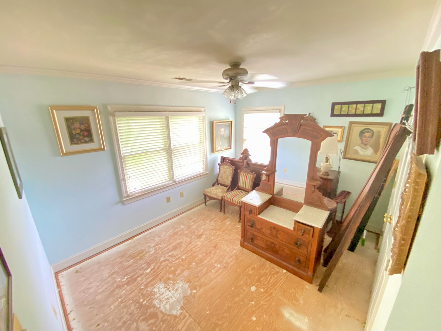 Image for 4 BR/3 BA Home & Adjacent .14 +/- Acre Vacant Lot in The Town of Leesburg, VA--SELLING to the HIGHEST BIDDER!!