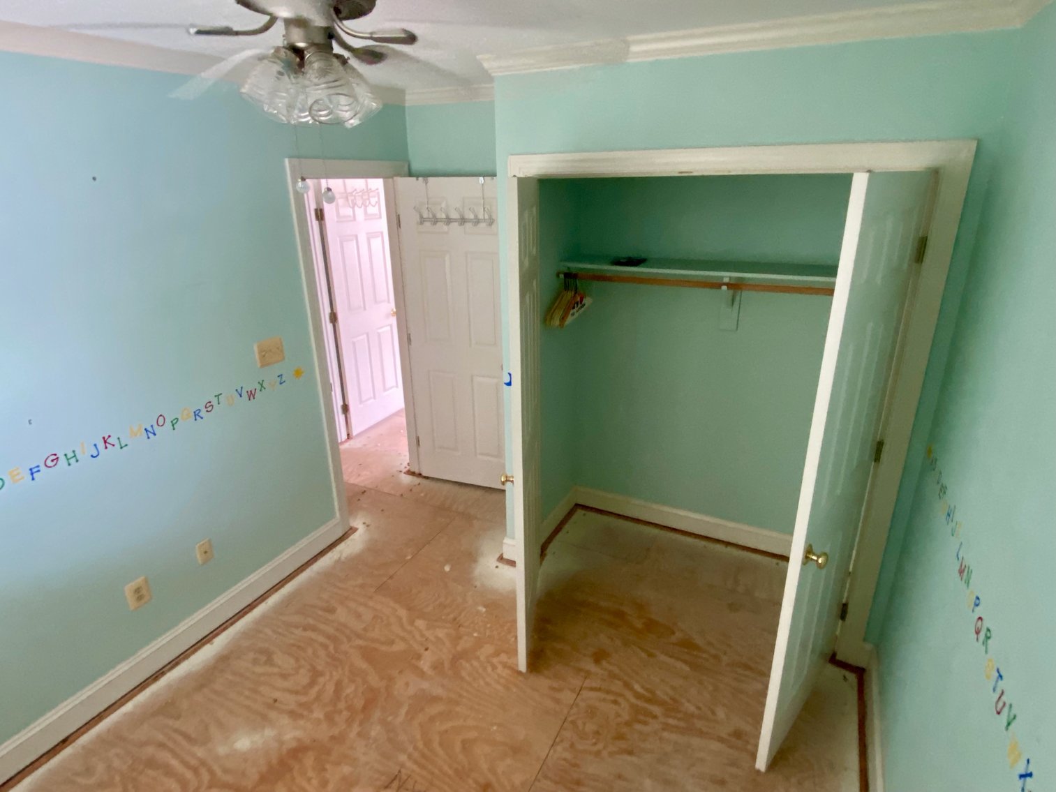 Image for 4 BR/3 BA Home & Adjacent .14 +/- Acre Vacant Lot in The Town of Leesburg, VA--SELLING to the HIGHEST BIDDER!!