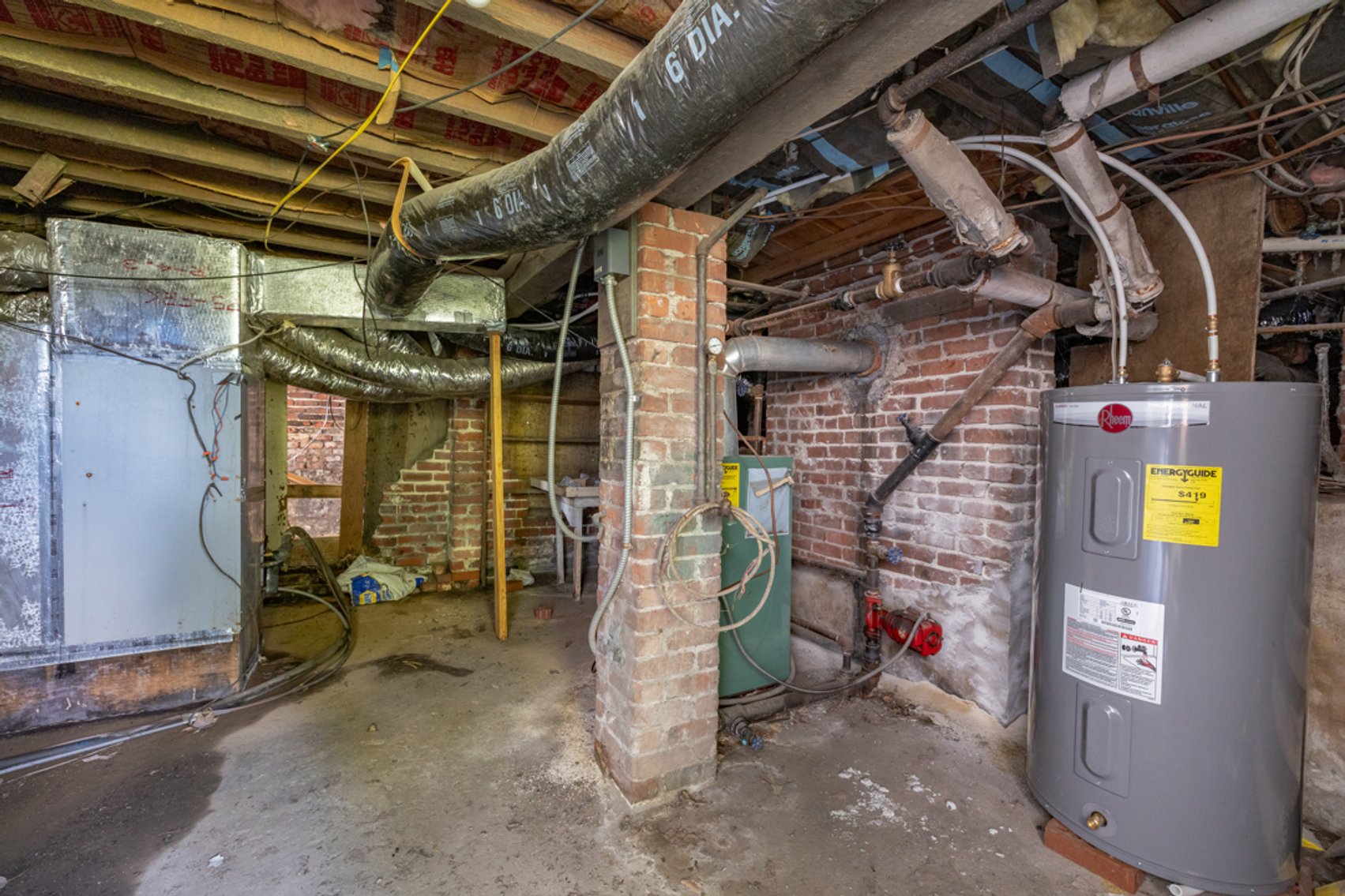 Image for 4 BR/2 BA Home on .22 +/- Acre Downtown Victoria, VA Lot--SELLING to the HIGHEST BIDDER via ONLINE ONLY BIDDING!!