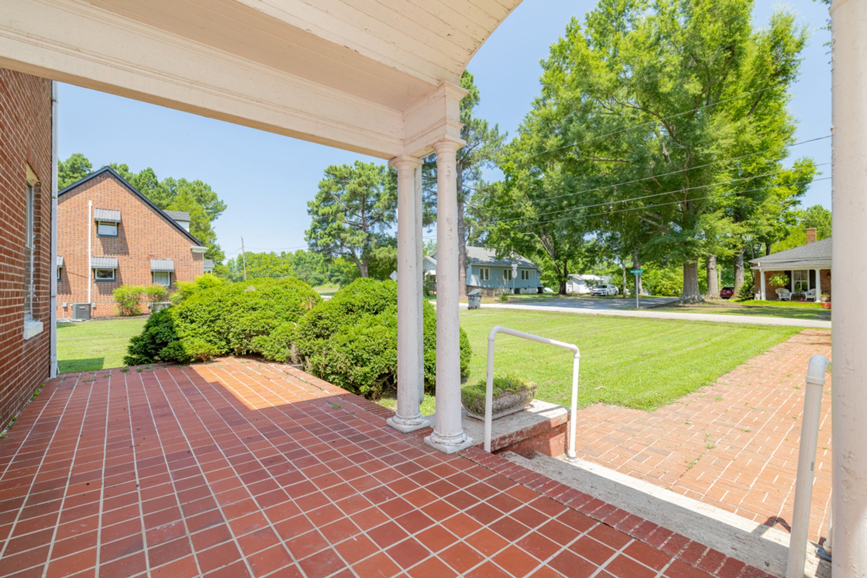 Image for Stately 6 BR/2 BA Solid Brick Home w/Large 4 Bay Garage on 1.69 +/- Acres in Mecklenburg County, VA--SELLING to the HIGHEST BIDDER via ONLINE ONLY BIDDING!!