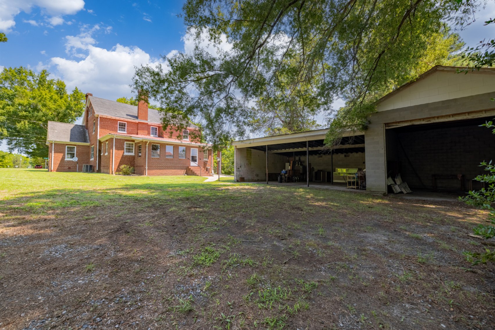 Image for Stately 6 BR/2 BA Solid Brick Home w/Large 4 Bay Garage on 1.69 +/- Acres in Mecklenburg County, VA--SELLING to the HIGHEST BIDDER via ONLINE ONLY BIDDING!!