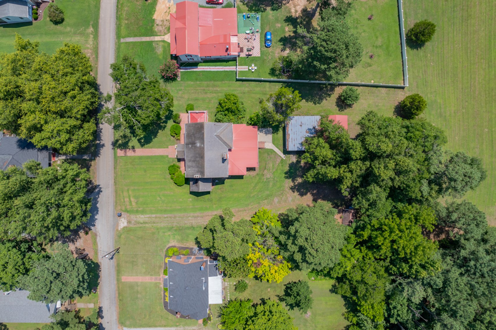 Image for Stately 6 BR/2 BA Solid Brick Home w/Large 4 Bay Garage on 1.69 +/- Acres in Mecklenburg County, VA--SELLING to the HIGHEST BIDDER via ONLINE ONLY BIDDING!!