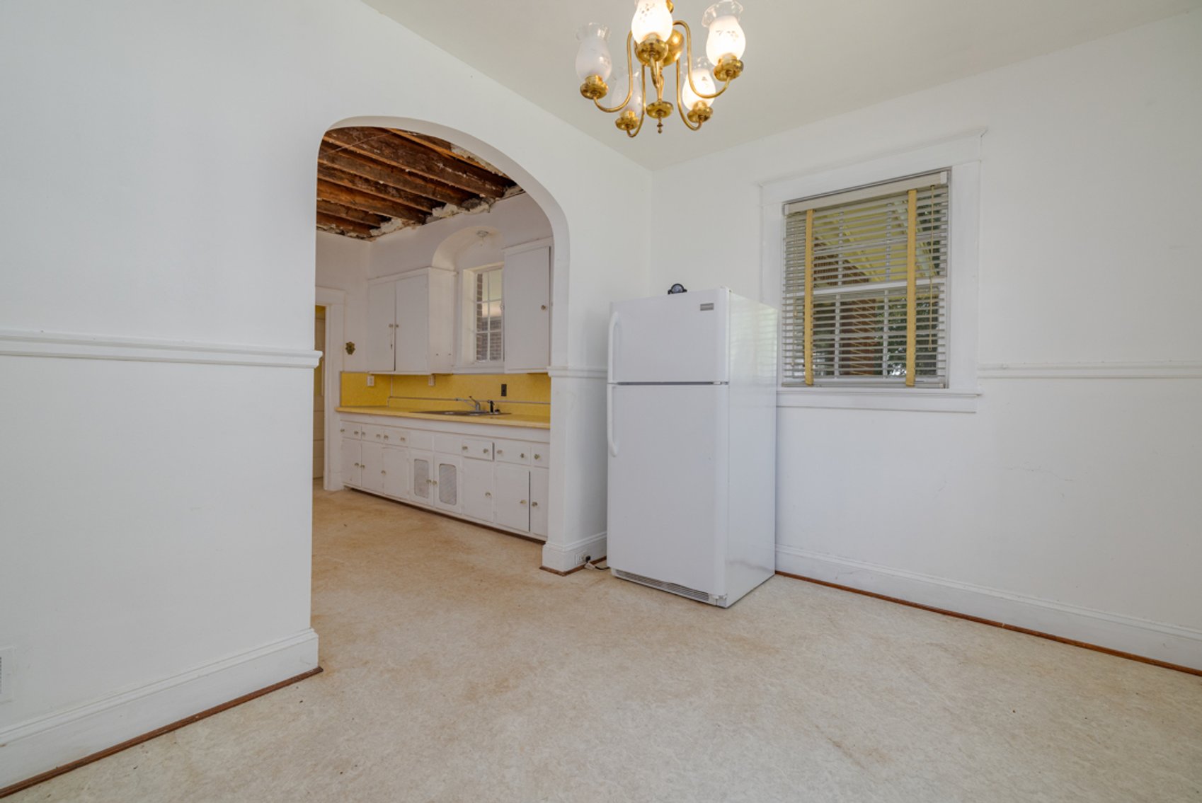 Image for Stately 6 BR/2 BA Solid Brick Home w/Large 4 Bay Garage on 1.69 +/- Acres in Mecklenburg County, VA--SELLING to the HIGHEST BIDDER via ONLINE ONLY BIDDING!!