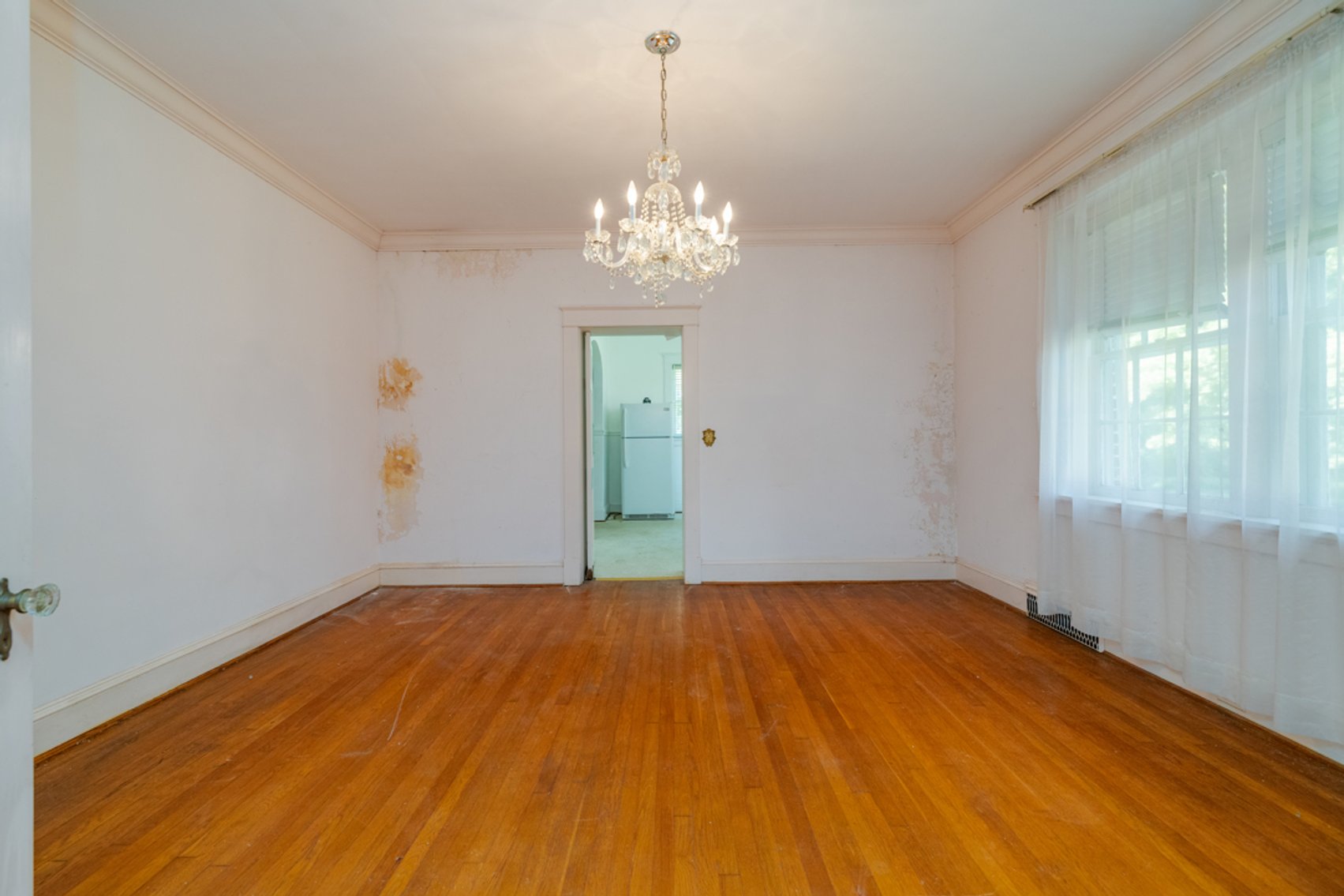 Image for Stately 6 BR/2 BA Solid Brick Home w/Large 4 Bay Garage on 1.69 +/- Acres in Mecklenburg County, VA--SELLING to the HIGHEST BIDDER via ONLINE ONLY BIDDING!!