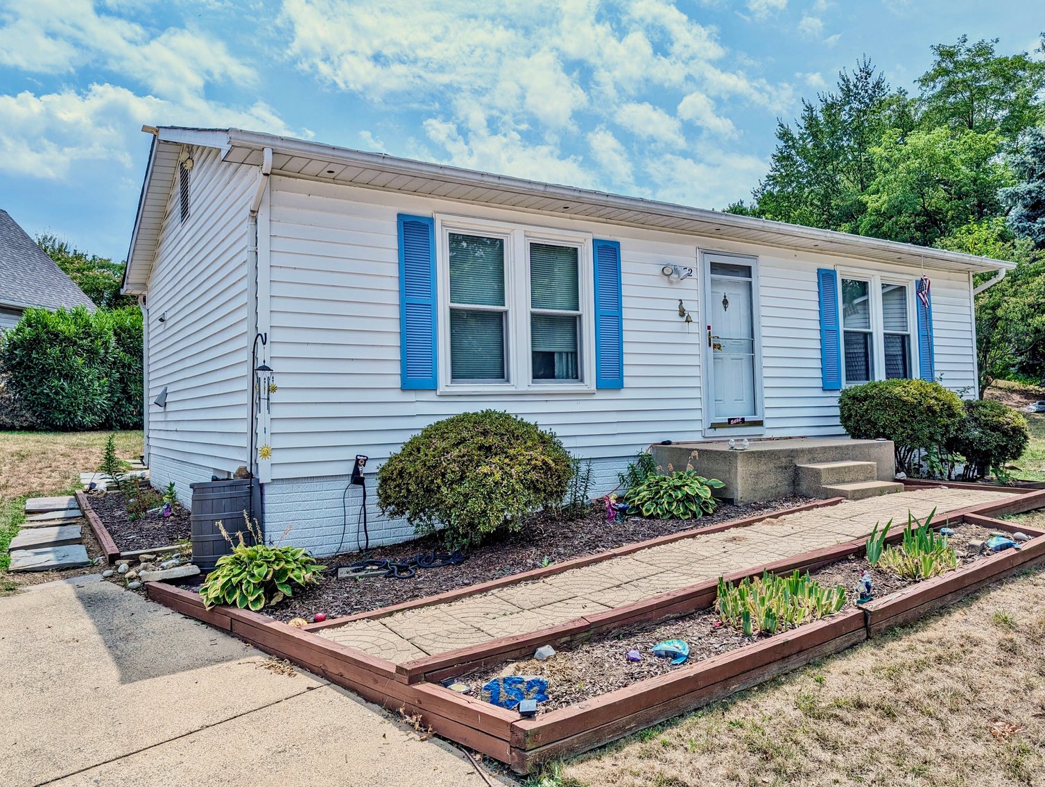 Image for 2 BR/2 BA Home in Oak View Neighborhood of Leesburg, VA--SELLING to the HIGHEST BIDDER!!
