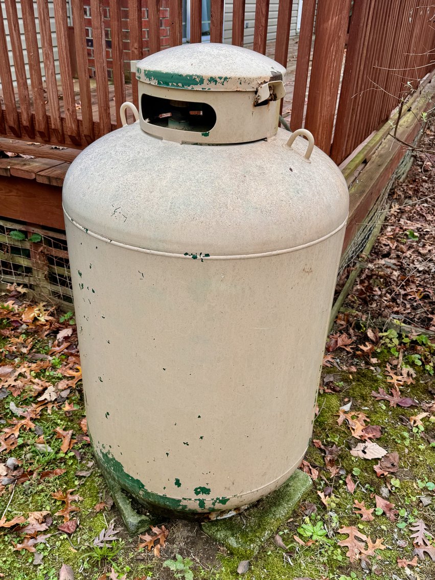 Image for 3 BR/2 BA Lake Front Home w/Detached Garage/Shop on .5 +/- Acre Lot in the Old Creek Neighborhood of Tappahannock, VA--ONLINE ONLY BIDDING!!