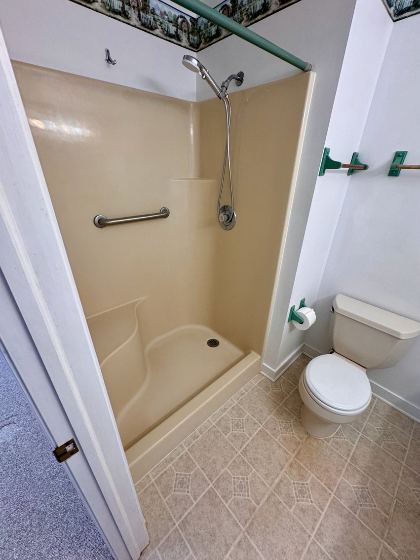 Image for 3 BR/2 BA Lake Front Home w/Detached Garage/Shop on .5 +/- Acre Lot in the Old Creek Neighborhood of Tappahannock, VA--ONLINE ONLY BIDDING!!