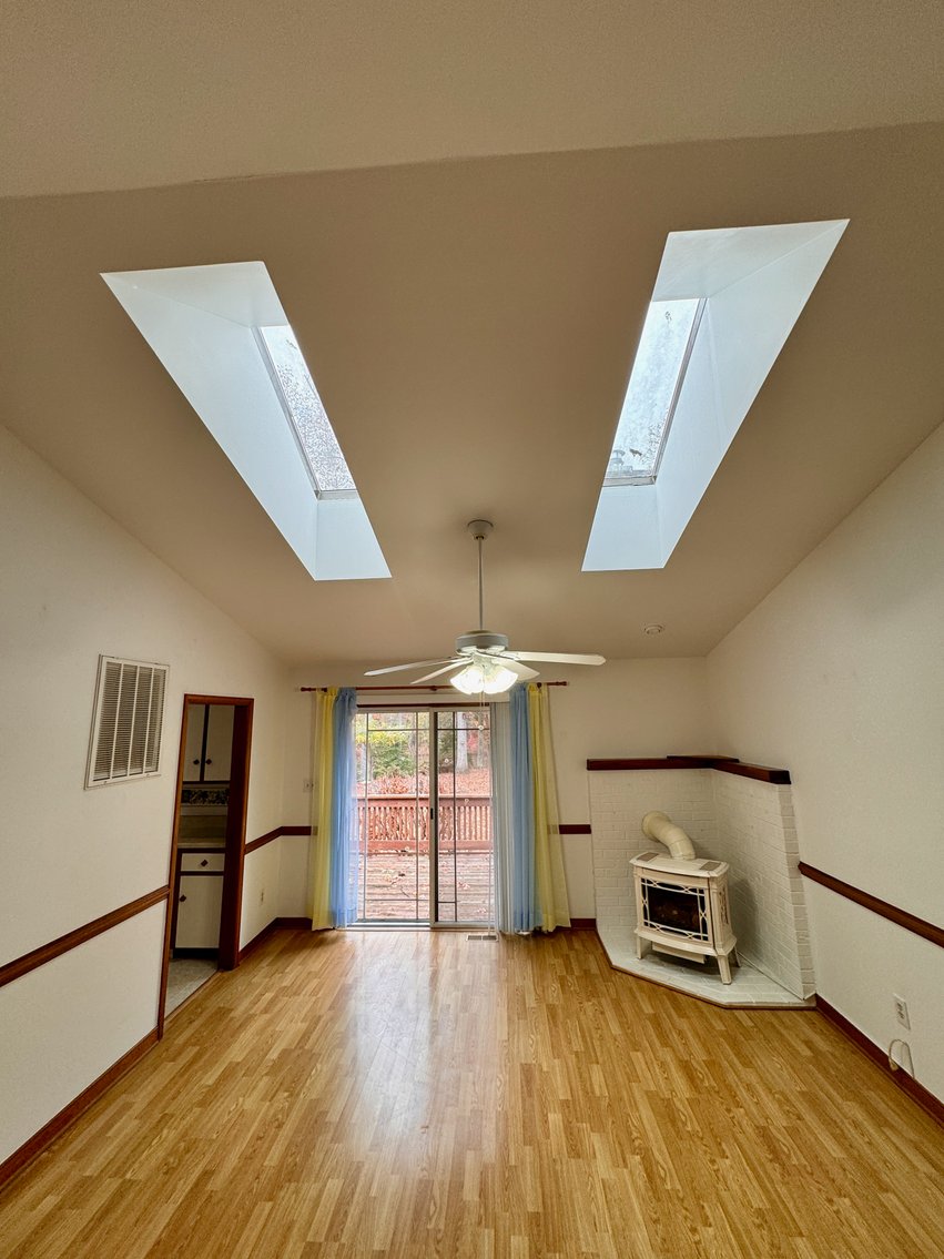 Image for 3 BR/2 BA Lake Front Home w/Detached Garage/Shop on .5 +/- Acre Lot in the Old Creek Neighborhood of Tappahannock, VA--ONLINE ONLY BIDDING!!