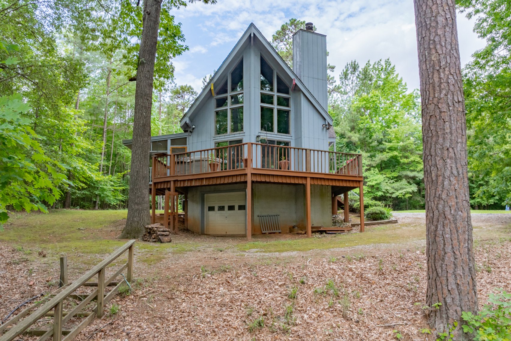 Image for 3 BR/2 BA Lake Gaston Waterfront Home w/Boat House on 1.17 +/- Acre Deep Water Lot--ONLINE ONLY BIDDING!!