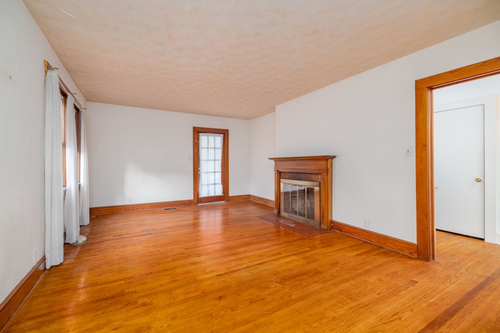 Image for 4 BR/2.5 BA Brick Home w/Basement on Large Corner Lot in the Town of Victoria, VA--ONLINE ONLY BIDDING!!