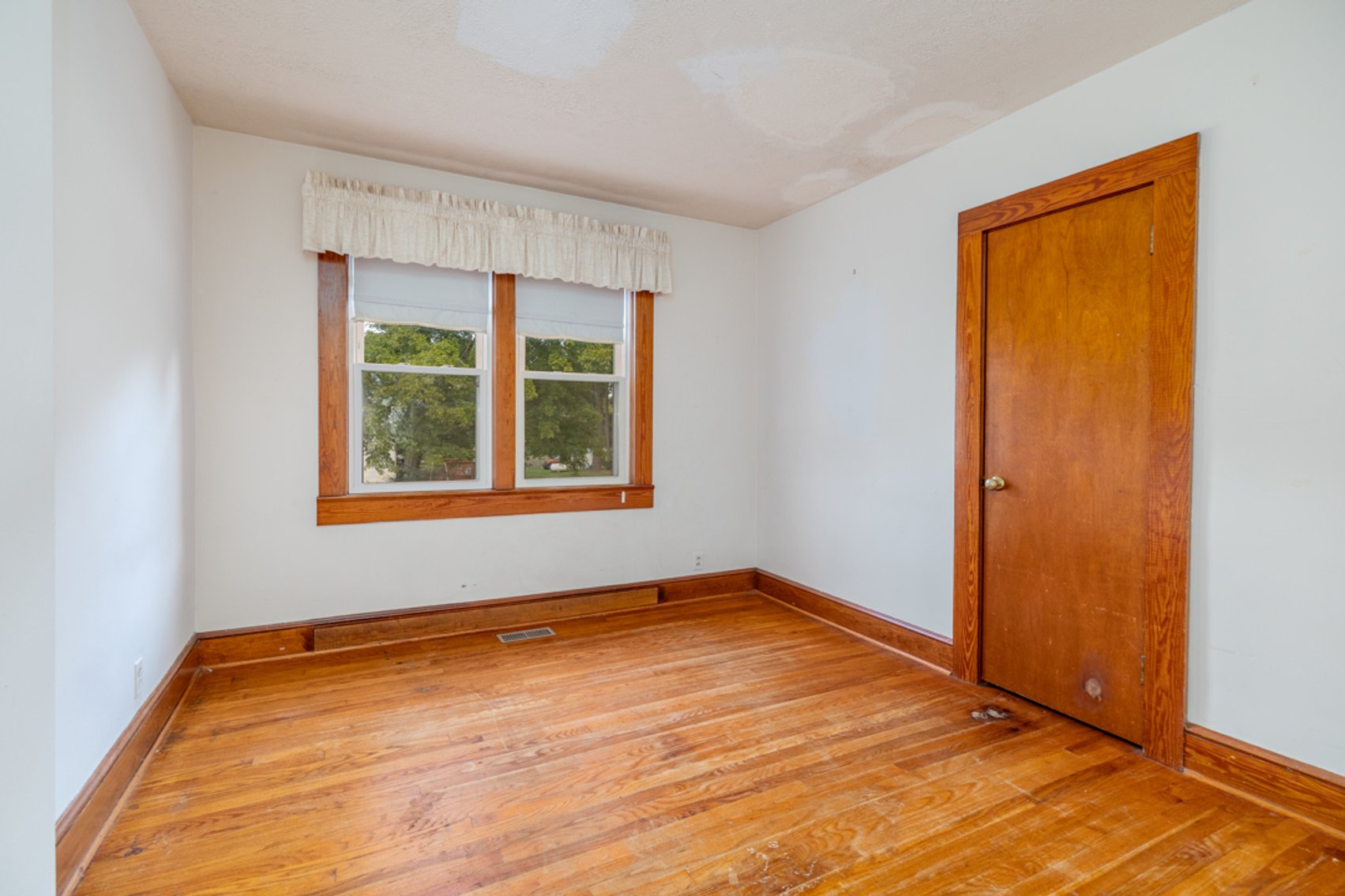 Image for 4 BR/2.5 BA Brick Home w/Basement on Large Corner Lot in the Town of Victoria, VA--ONLINE ONLY BIDDING!!