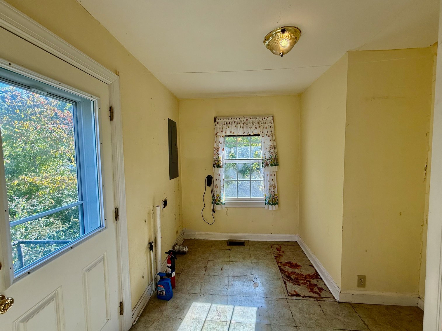 Image for 3 BR/1 BA Home w/Fenced Yard Near Downtown Culpeper, VA--SELLING to the HIGHEST BIDDER via ONLINE ONLY BIDDING!!