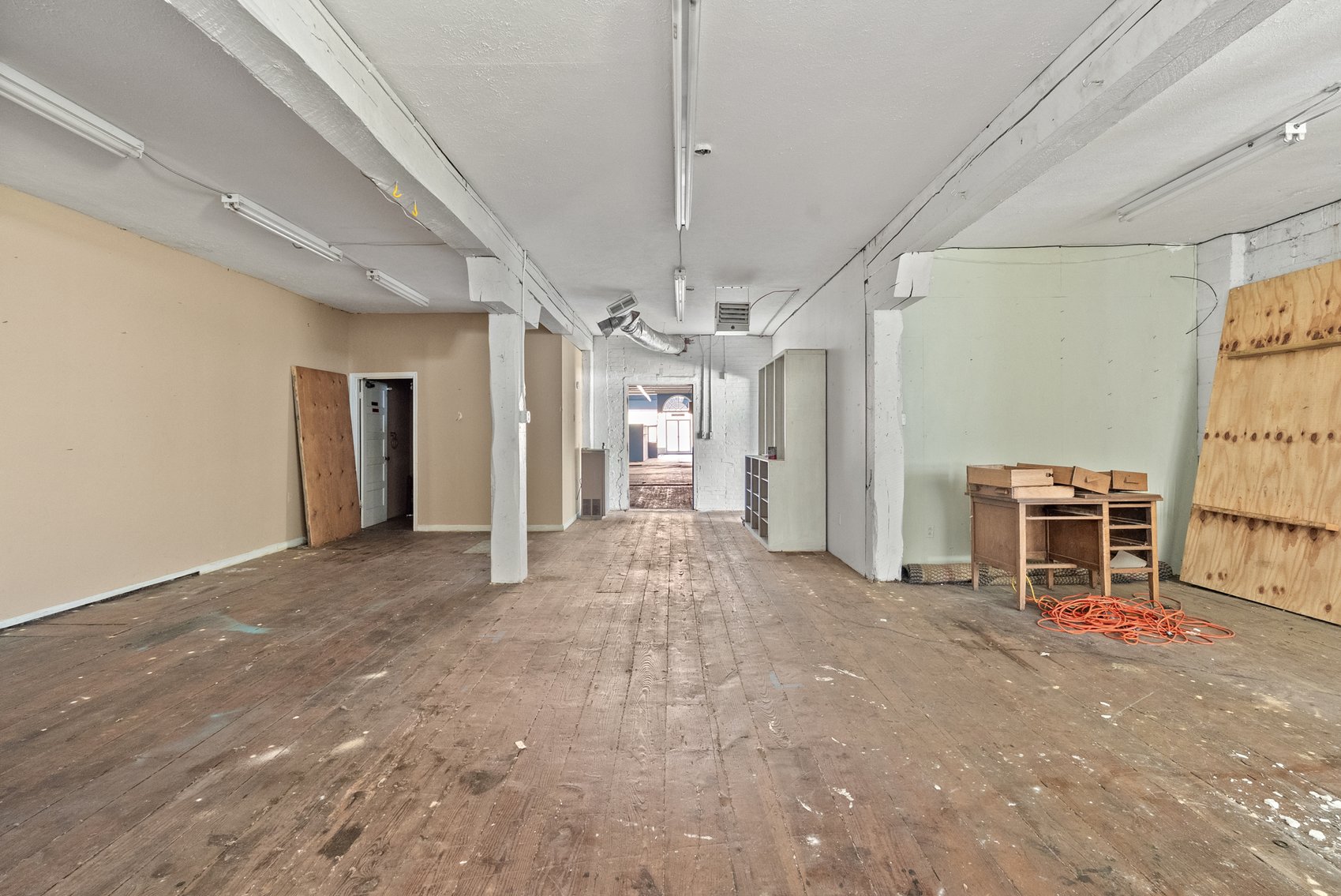 Image for HIGH BID HAS BEEN SUBMITTED FOR BANK APPROVAL: Large Commercial 2 Story Building in Downtown Historic Appomattox, VA--ONLINE ONLY BIDDING